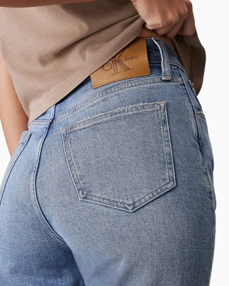 Calvin Klein - High Rise Straight Jeans