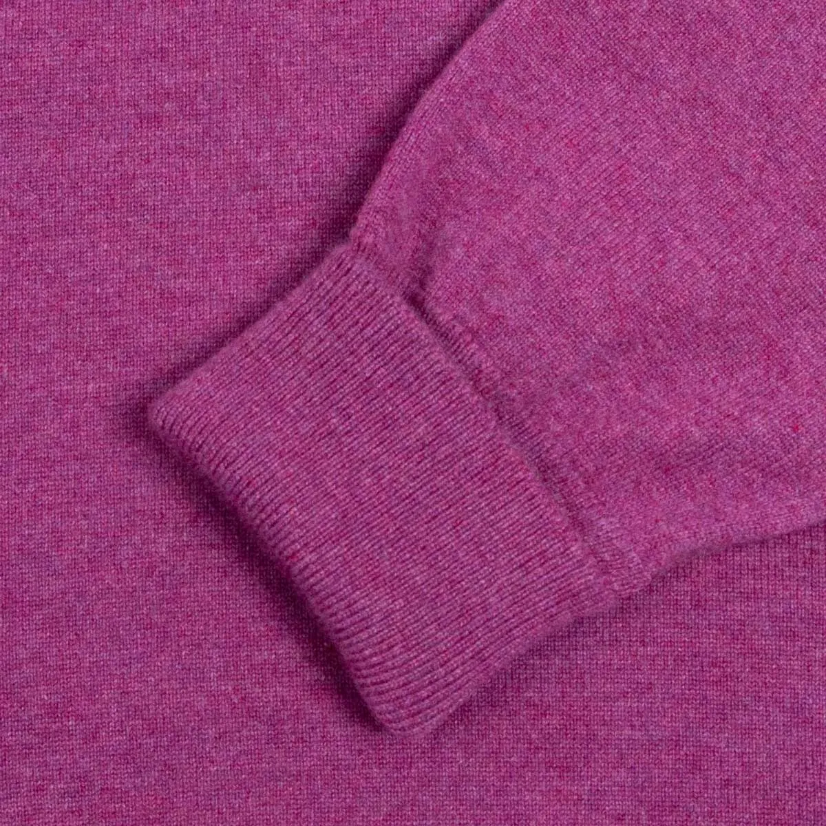 Loganberry Chatsworth 2ply V-Neck Cashmere Sweater