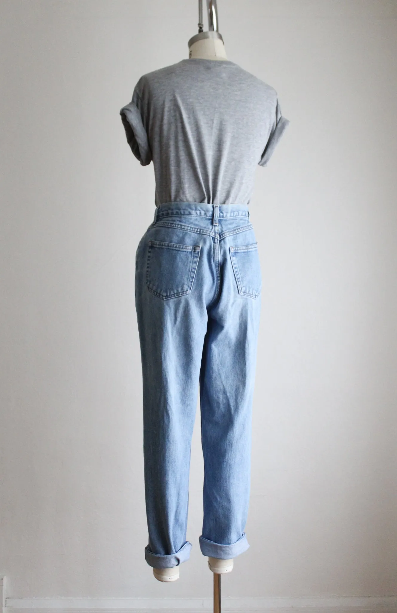 relaxed mom jeans