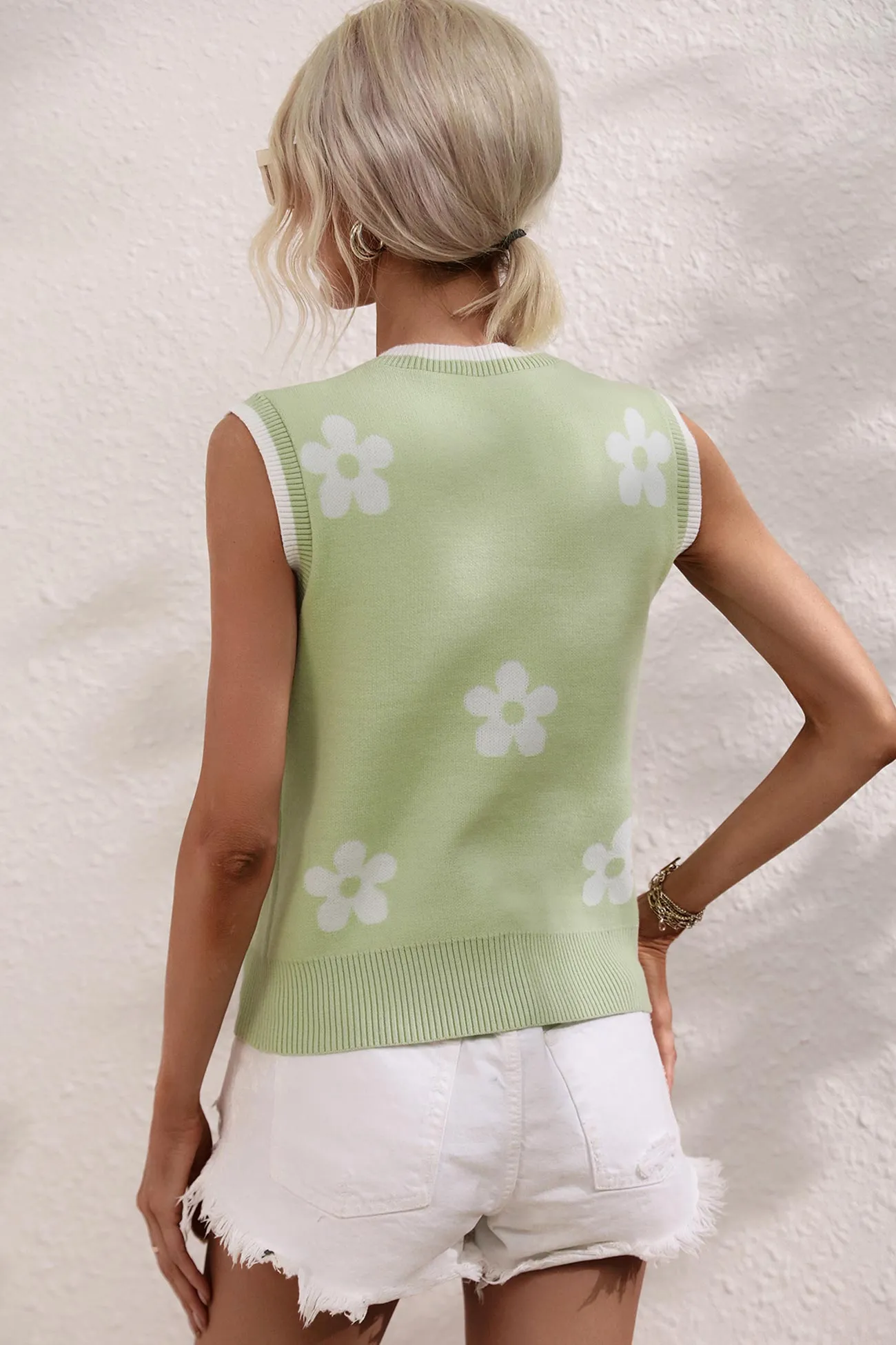 V Neck Sleeveless Floral Knit Tops